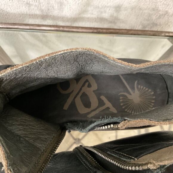 OTBT  Leather Ankle Bootie women’s size 7.5 smooth & suede leather two tone - Picture 9 of 10